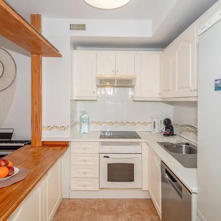 Angel Wings Ocean View Apartment *